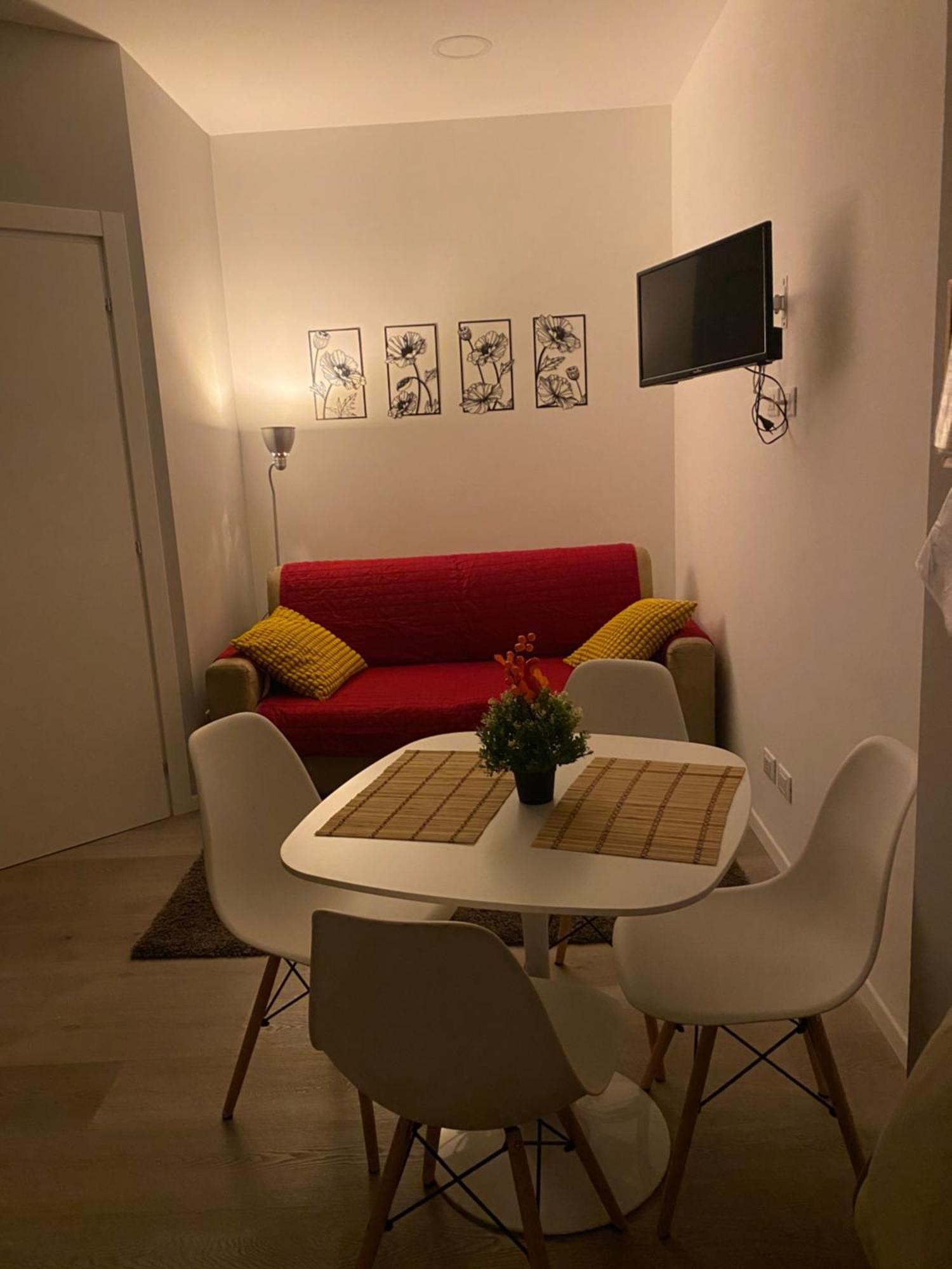 Onlyrooms로 외부 사진